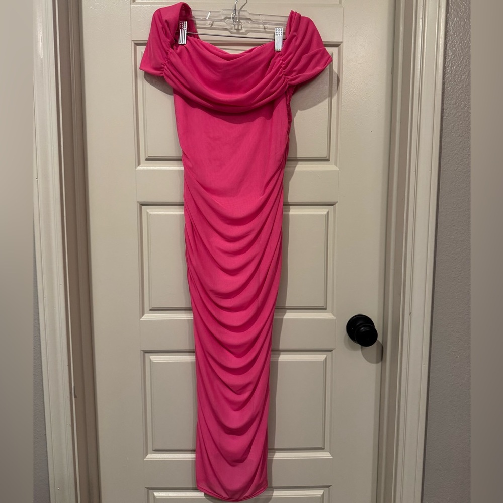 UPTOWN USA Strapless Hot Pink Dress - Medium 🩷🩷